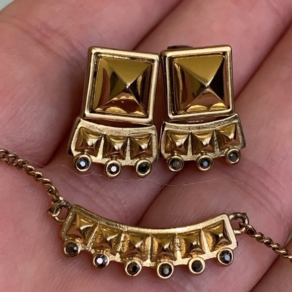 Rebecca Minkoff 3 Piece “Curb” Gold Tone Pyramid Set Earrings & Pendant Necklace - Picture 3 of 17